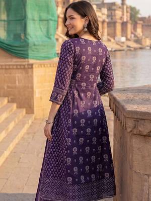women ethnic motifs printed regular cotton kurta with trousers & with dupatta 4