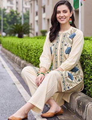 women floral embroidered regular thread work cotton kurta with trousers 5