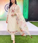 women floral embroidered regular thread work kurta with trousers & with dupatta