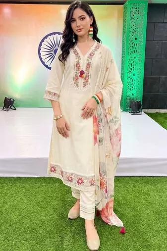 women floral embroidered regular thread work kurta with trousers & with dupatta