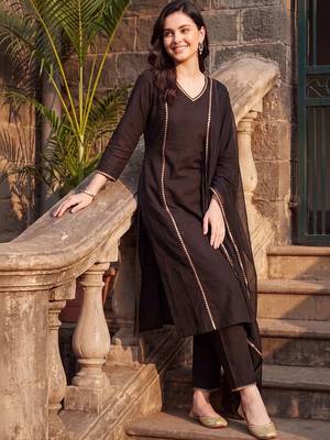 women regular gotta patti cotton kurta with trousers & with dupatta 4