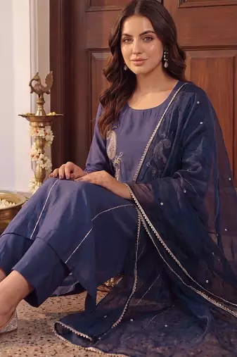 women ethnic motifs embroidered regular thread work kurta with trousers & with dupatta