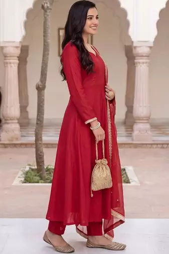 women regular liva kurta with trousers & with dupatta