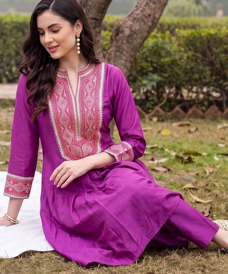 women ethnic motifs embroidered empire thread work kurta with trousers