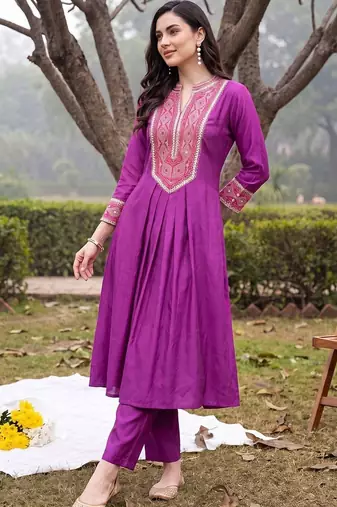 women ethnic motifs embroidered empire thread work kurta with trousers