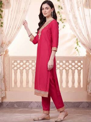 women ethnic motifs embroidered regular thread work kurta with trousers 4