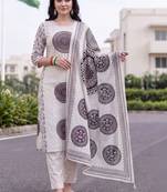 women ethnic motifs printed regular cotton kurta with trousers & with dupatta