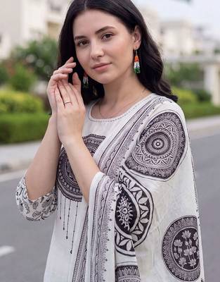 women ethnic motifs printed regular cotton kurta with trousers & with dupatta 2