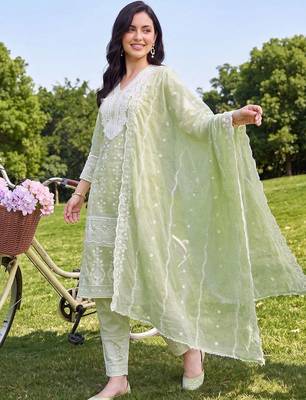 women ethnic motifs embroidered regular thread work cotton kurta with trousers & with dupatta 3