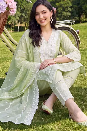 women ethnic motifs embroidered regular thread work cotton kurta with trousers & with dupatta