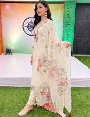 women floral embroidered regular thread work kurta with trousers & with dupatta 4