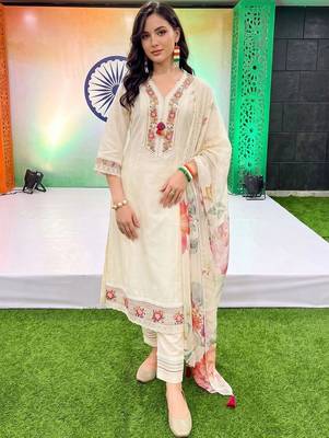 women floral embroidered regular thread work kurta with trousers & with dupatta 5
