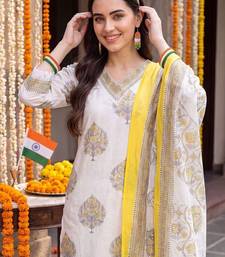 women floral printed regular cotton kurta with trousers & with dupatta