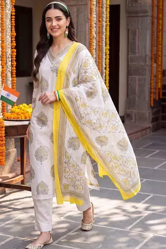 women floral printed regular cotton kurta with trousers & with dupatta