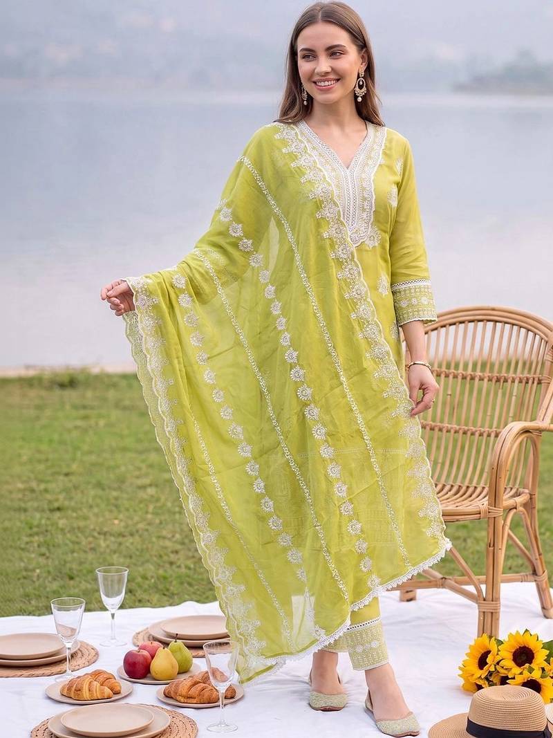women ethnic motifs embroidered regular thread work cotton kurta with trousers & with dupatta