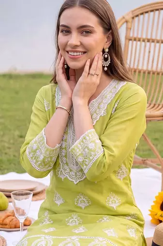 women ethnic motifs embroidered regular thread work cotton kurta with trousers & with dupatta