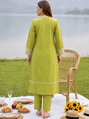 women ethnic motifs embroidered regular thread work cotton kurta with trousers & with dupatta 4