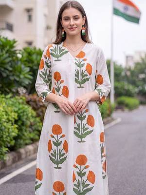 women floral printed regular cotton kurta with trousers 1