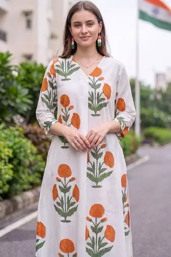 women floral printed regular cotton kurta with trousers