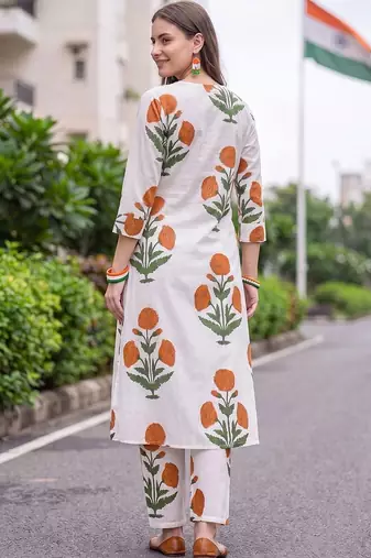 women floral printed regular cotton kurta with trousers