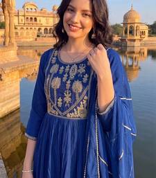 women ethnic motifs embroidered empire thread work kurta with trousers & with dupatta