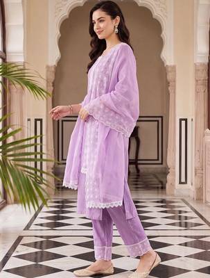 women regular thread work kurta with trousers & with dupatta 4