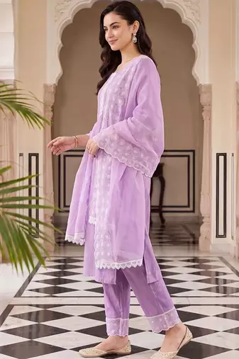 women regular thread work kurta with trousers & with dupatta
