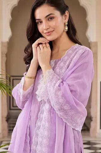 women regular thread work kurta with trousers & with dupatta