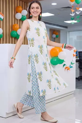 women floral printed regular cotton kurta with palazzos