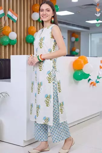 women floral printed regular cotton kurta with palazzos