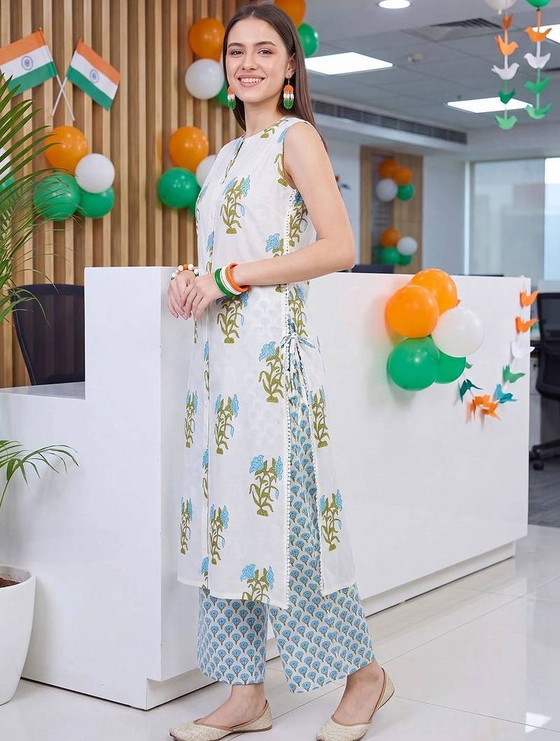 women floral printed regular cotton kurta with palazzos