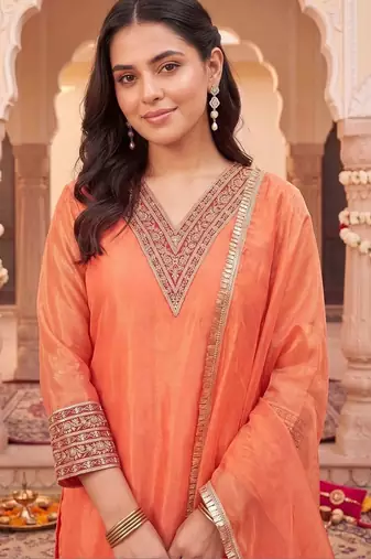 women ethnic motifs embroidered regular thread work kurta with trousers & with dupatta