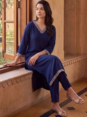 women regular thread work kurta with trousers 1