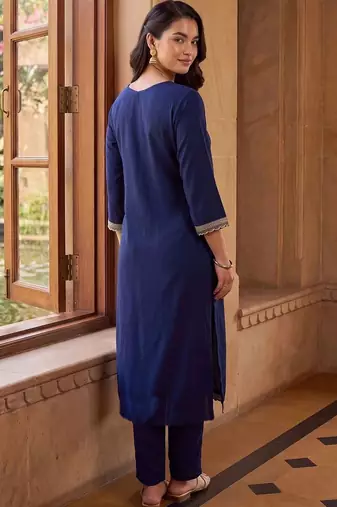 women regular thread work kurta with trousers