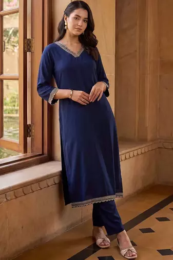 women regular thread work kurta with trousers