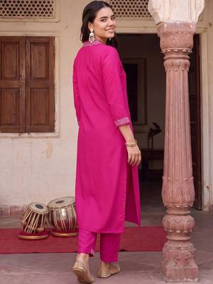 women ethnic motifs embroidered regular thread work kurta with trousers 4