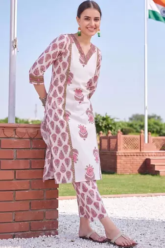 women floral printed regular cotton kurta with trousers