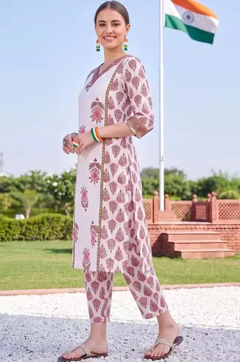 women floral printed regular cotton kurta with trousers