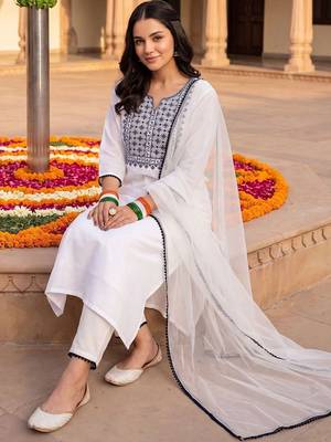 women ethnic motifs embroidered regular thread work kurta with trousers & with dupatta 1