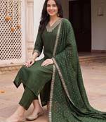 women ethnic motifs embroidered regular kurta with trousers & with dupatta