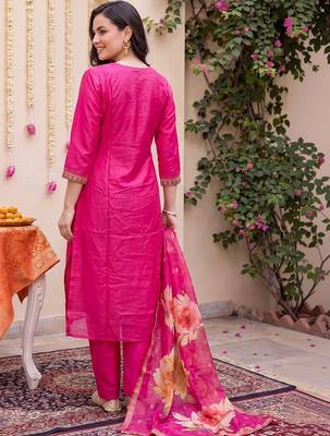 women ethnic motifs embroidered regular kurta with trousers & with dupatta 4