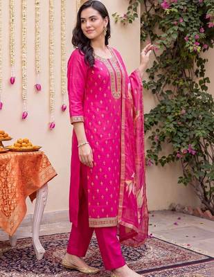 women ethnic motifs embroidered regular kurta with trousers & with dupatta 5