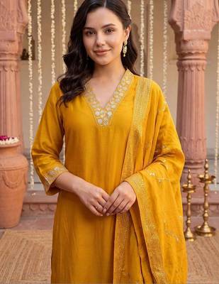 women ethnic motifs embroidered regular sequinned kurta with trousers & with dupatta 2
