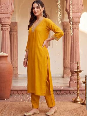 women ethnic motifs embroidered regular sequinned kurta with trousers & with dupatta 4