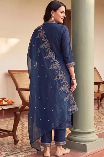 women ethnic motifs embroidered regular kurta with trousers & with dupatta
