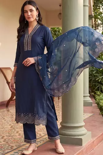 women ethnic motifs embroidered regular kurta with trousers & with dupatta