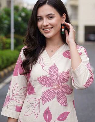 women floral printed regular cotton kurta with palazzos 2
