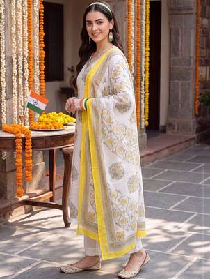 women ethnic motifs printed regular cotton kurta with trousers & with dupatta 3