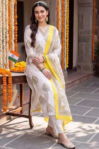 women ethnic motifs printed regular cotton kurta with trousers & with dupatta