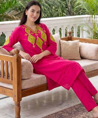 women ethnic motifs embroidered regular thread work cotton kurta with trousers 3